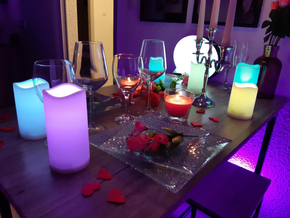 Luxe Sauna Privatif Et Grand Bain Jacuzzi A Deux A Biscarosse Plage Pour Nuit Romantique Avec Decoration Led Et Bougies بيسكاروس المظهر الخارجي الصورة