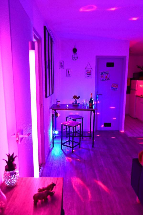 Luxe Sauna Privatif Et Grand Bain Jacuzzi A Deux A Biscarosse Plage Pour Nuit Romantique Avec Decoration Led Et Bougies بيسكاروس المظهر الخارجي الصورة