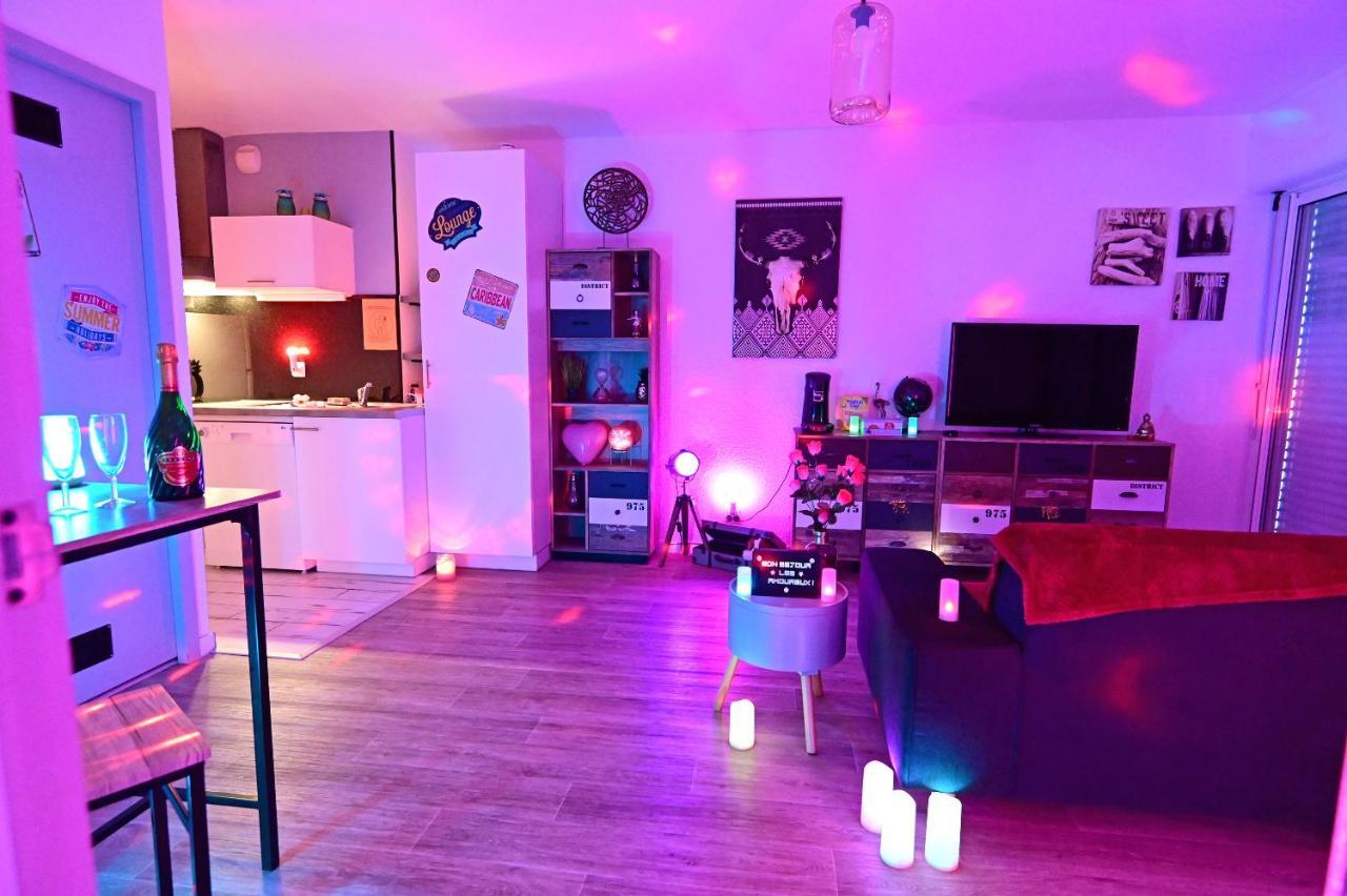 Luxe Sauna Privatif Et Grand Bain Jacuzzi A Deux A Biscarosse Plage Pour Nuit Romantique Avec Decoration Led Et Bougies بيسكاروس المظهر الخارجي الصورة