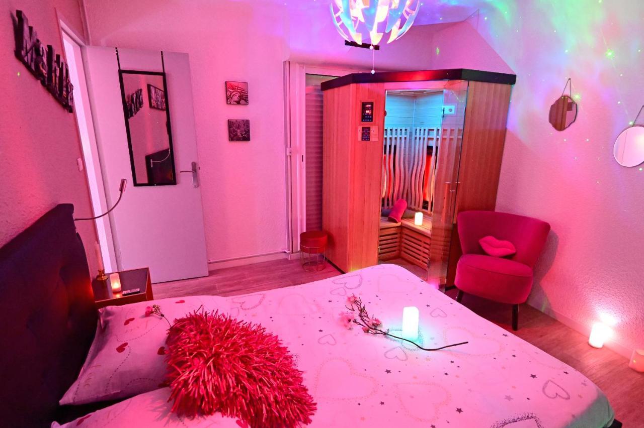 Luxe Sauna Privatif Et Grand Bain Jacuzzi A Deux A Biscarosse Plage Pour Nuit Romantique Avec Decoration Led Et Bougies بيسكاروس المظهر الخارجي الصورة